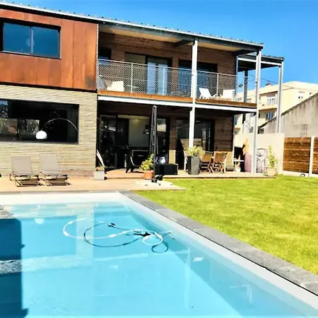 Guest house Pleasant Family House With Swimming Pool *