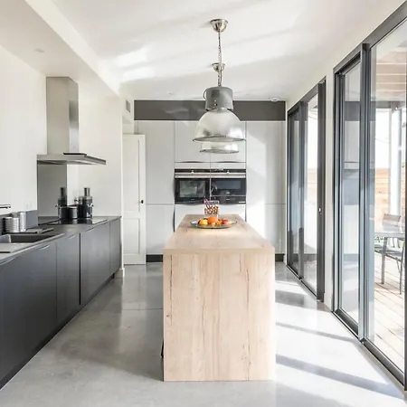 Pleasant Family House With Swimming Pool 4* Bordeaux