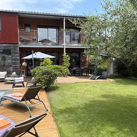 Affittacamere Pleasant Family House With Swimming Pool