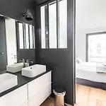 Pleasant Family House With Swimming Pool 보르도